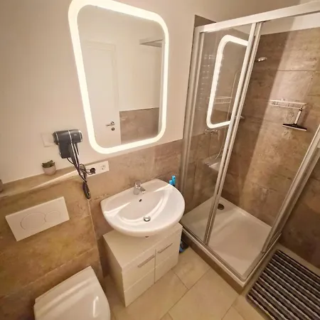 Stylish I Free Parking Apartament *